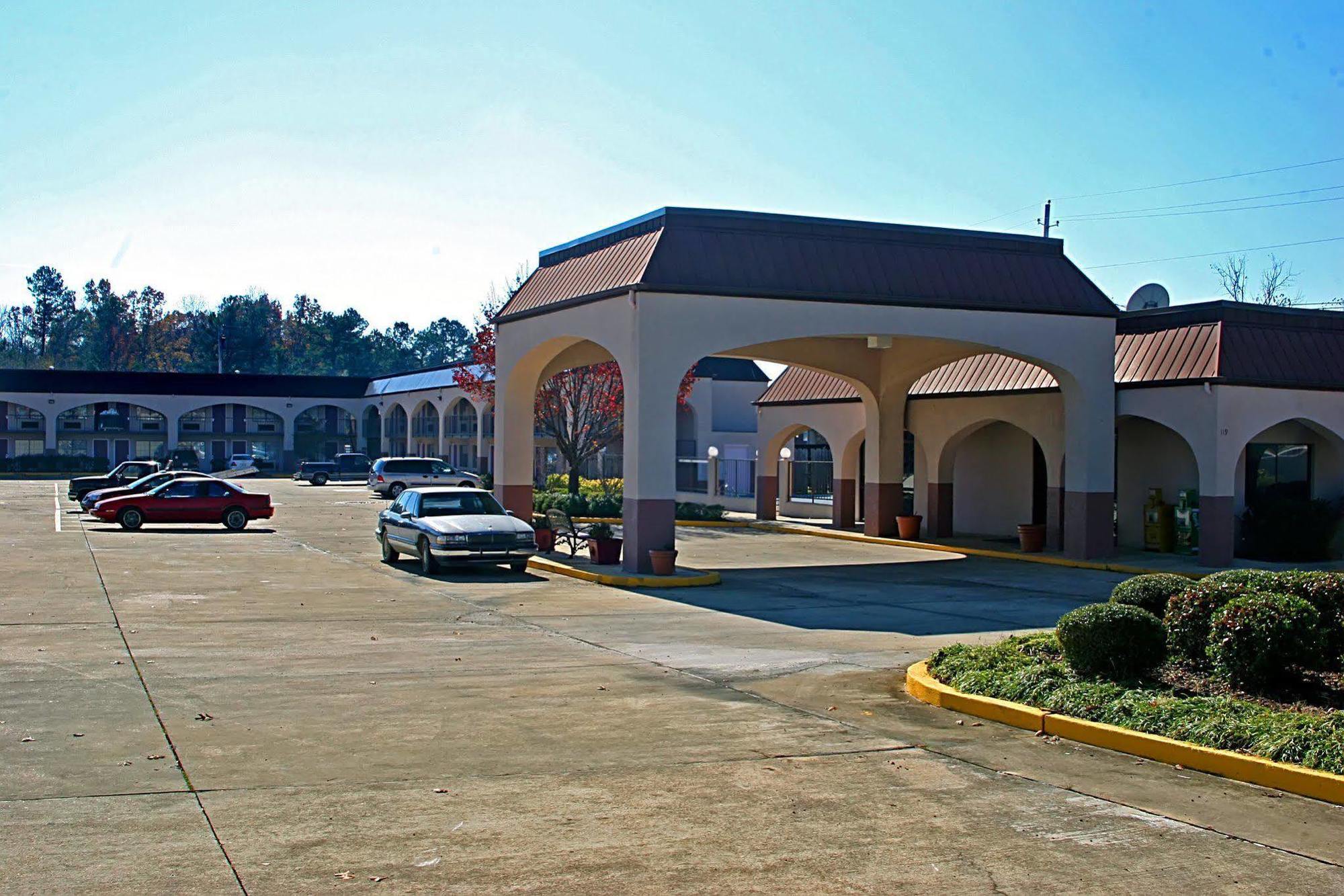 Days Inn & Suites By Wyndham Starkville Kültér fotó